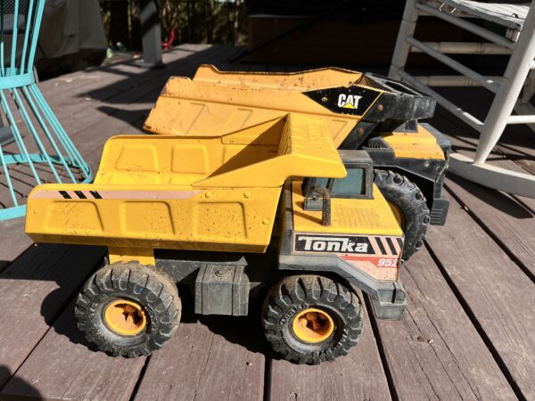 Tonka Steel Classics Mighty Dump Truck - Image 4